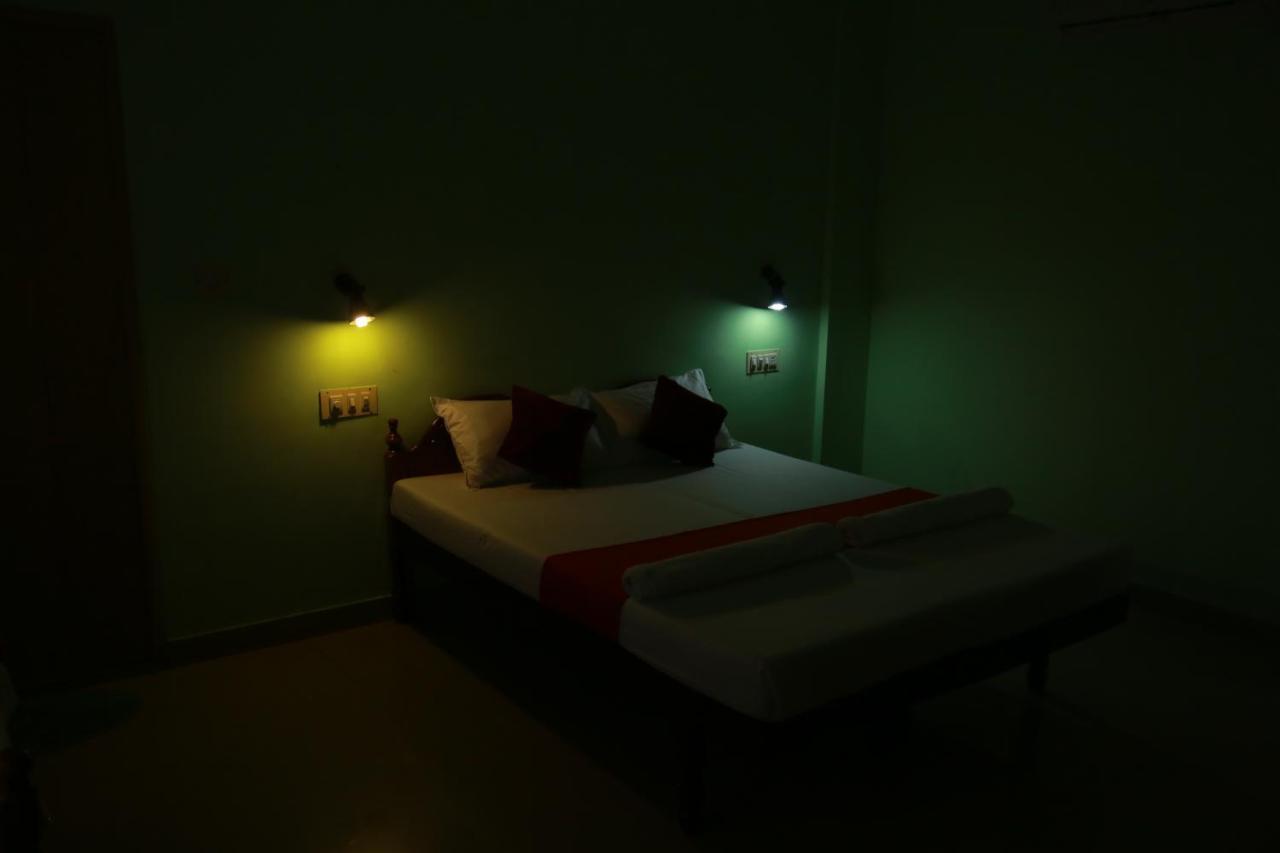 Shirleys Beach Hotel Kovalam Exterior photo