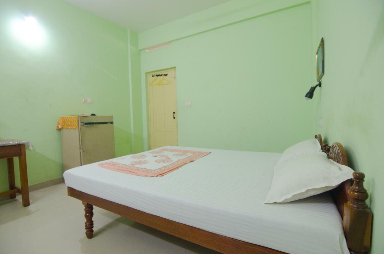 Shirleys Beach Hotel Kovalam Exterior photo